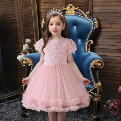 As meninas jovens de verão usam flores tridimensionais lindas roupas de princesa infantil para vestido de aniversário de festa de menina